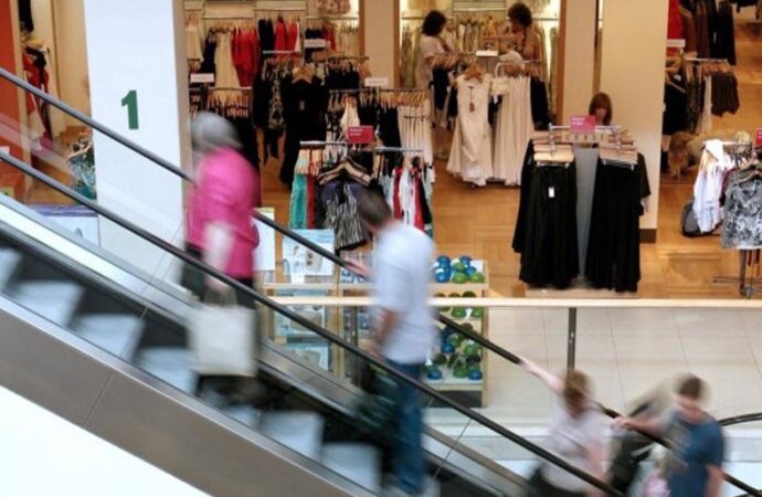 Consumer Confidence Plunges to 81.5: Black Friday Hangover Hits Australian Households